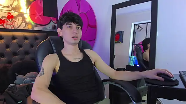 Santi delacruz online show from 12-24-24, 03:05