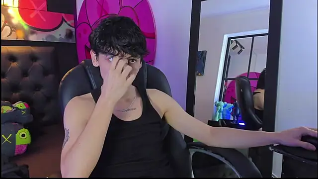 Santi delacruz online show from 01-23-25, 03:01