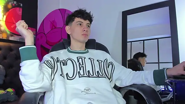 Santi delacruz online show from 02-11-25, 02:35