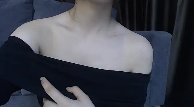 Snapshot of LtReina chatting on 01-25-25, 01:21 LtReina online show from 01-25-25, 01:21