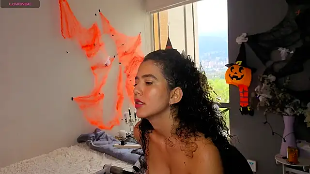 Snapshot of arteverena chatting on 10-11-25, 07:45 arteverena online show from 10-11-25, 07:45