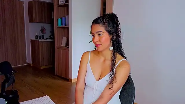 Snapshot of arteverena chatting on 04-14-26, 05:41 arteverena online show from 04-14-26, 05:41