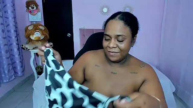 Snapshot of bbw_charlote chatting on 03-05-26, 02:13 bbw charlote online show from 03-05-26, 02:13