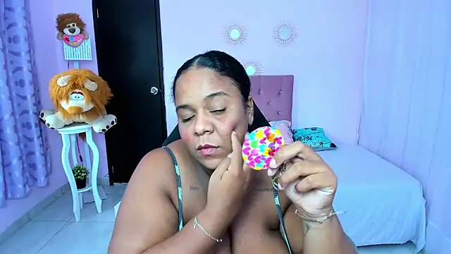 Snapshot of bbw_charlote chatting on 03-21-26, 12:21 bbw charlote online show from 03-21-26, 12:21