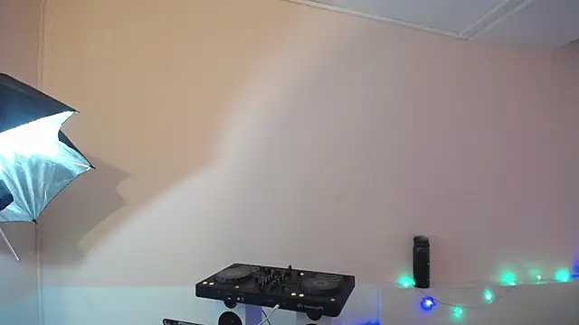 Isabella  dark online show from 12-12-24, 12:27