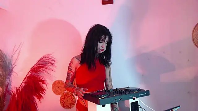 Isabella  dark online show from 01-14-25, 12:00