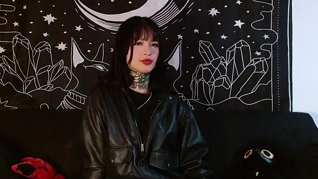 Isabella  dark online show from 11-10-25, 04:00