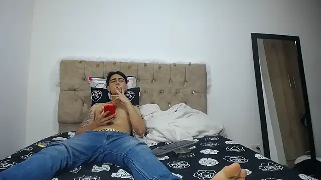 Snapshot of Amanda_Jampiher chatting on 12-08-24, 03:43 Amanda Jampiher online show from 12-08-24, 03:43