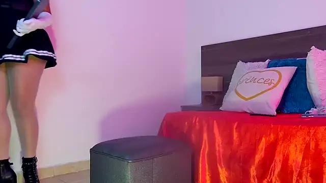 Mila cams1  online show from 11-06-25, 06:42