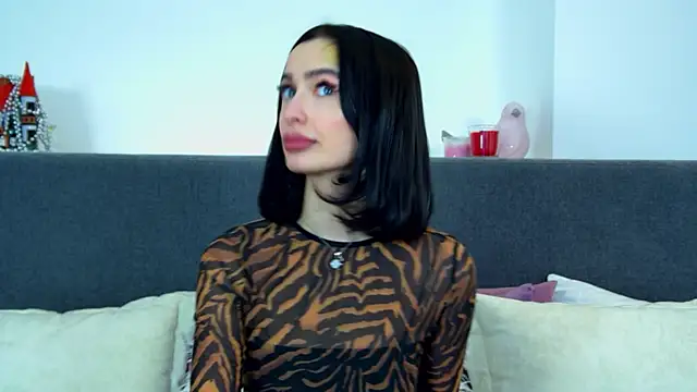 Snapshot of MarieKarma chatting on 01-27-25, 12:43 MarieKarma online show from 01-27-25, 12:43