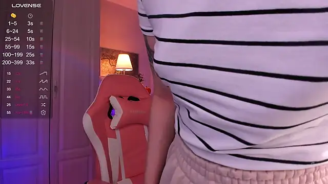 FreyaRaya online show from 12-18-24, 11:45