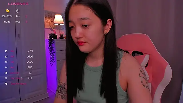 FreyaRaya online show from 02-15-25, 08:54