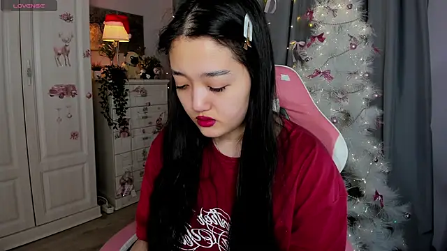 FreyaRaya online show from 12-16-25, 03:11