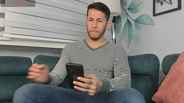 Snapshot of George_Diesell chatting on 03-10-26, 11:43 George Diesell online show from 03-10-26, 11:43