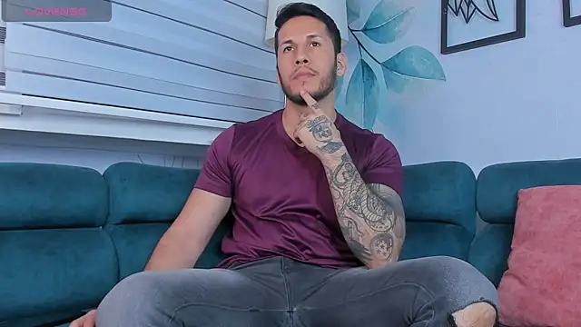 Snapshot of George_Diesell chatting on 03-12-26, 12:06 George Diesell online show from 03-12-26, 12:06