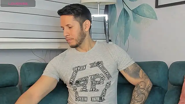 Snapshot of George_Diesell chatting on 03-12-26, 11:00 George Diesell online show from 03-12-26, 11:00