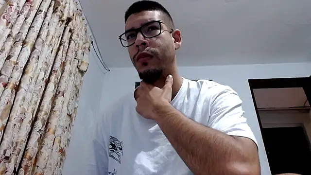 Snapshot of gollfather13 chatting on 09-18-25, 03:36 gollfather13 online show from 09-18-25, 03:36