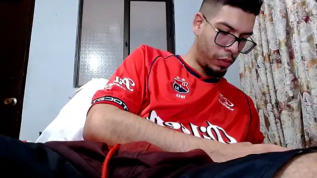 Snapshot of gollfather13 chatting on 10-30-25, 05:46 gollfather13 online show from 10-30-25, 05:46