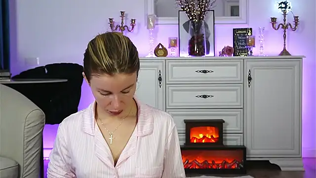 ivyleague  online show from 10-16-25, 03:51