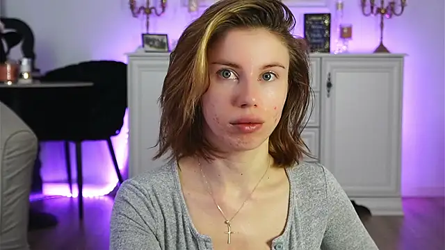 ivyleague  online show from 11-04-25, 04:00