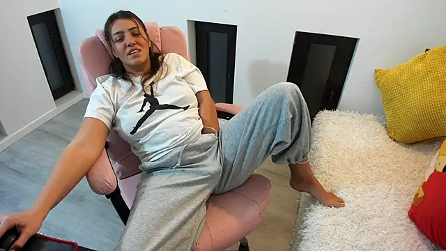 Dyana Kaylinn online show from 11-29-25, 04:59