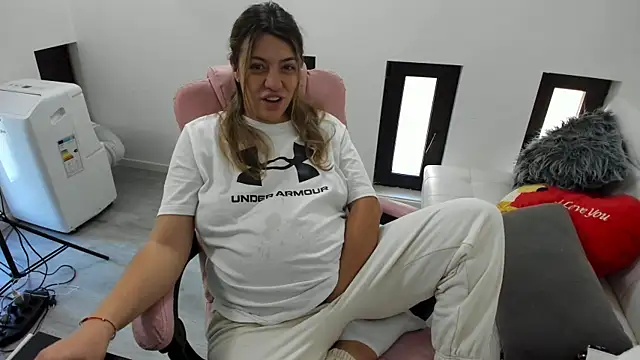 Dyana Kaylinn online show from 06-13-26, 04:32