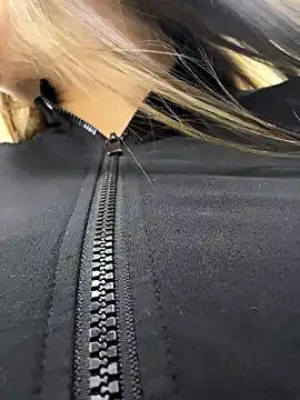 Snapshot of JessiMur chatting on 09-13-25, 08:36 JessiMur online show from 09-13-25, 08:36