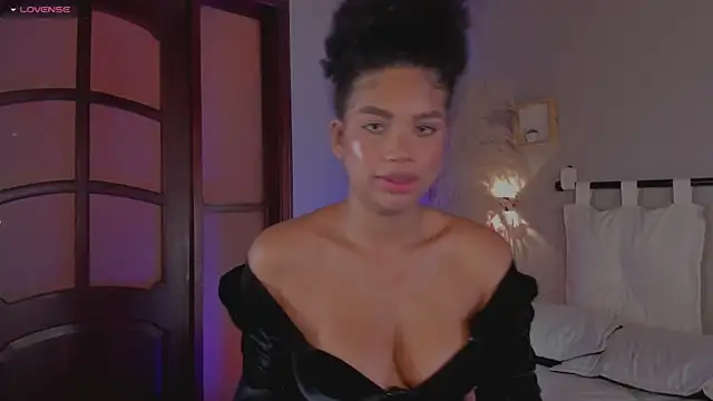 nayah   online show from 12-12-24, 07:59