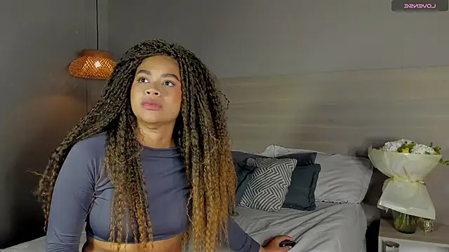 nayah   online show from 10-08-25, 08:28