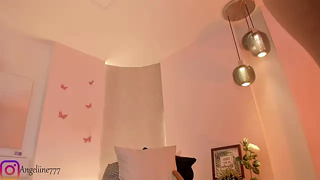 Snapshot of angeline-777 chatting on 09-13-25, 01:00 angeline-777 online show from 09-13-25, 01:00