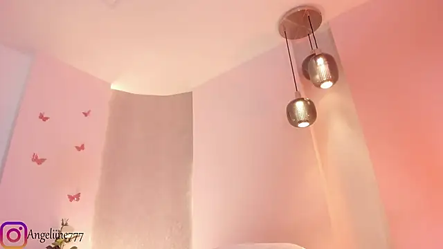 Snapshot of angeline-777 chatting on 09-18-25, 01:02 angeline-777 online show from 09-18-25, 01:02