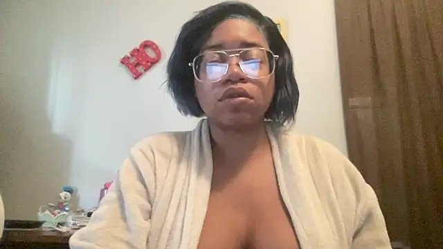 MommyConfident online show from 10-21-25, 01:12