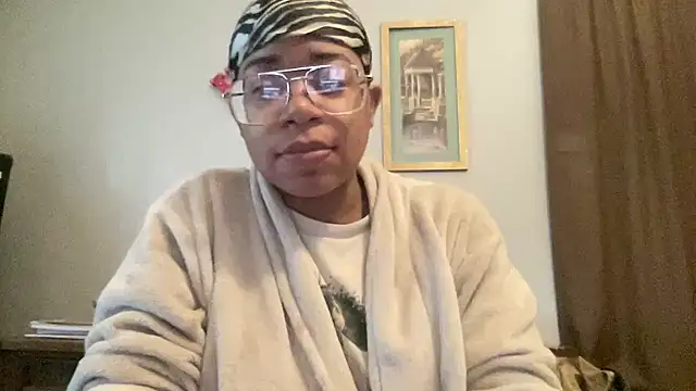 MommyConfident online show from 11-18-25, 02:21