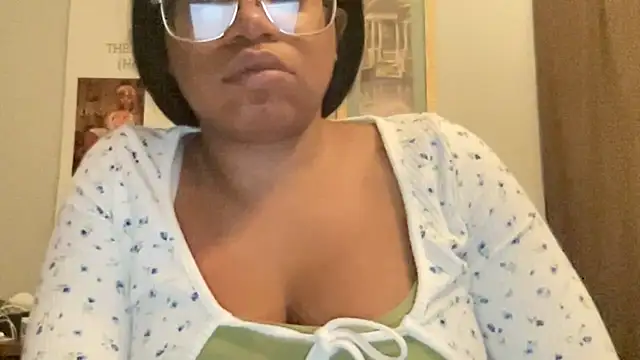 MommyConfident online show from 05-12-26, 12:19