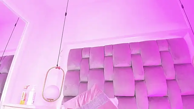 PamelaMendez  online show from 02-02-25, 12:13