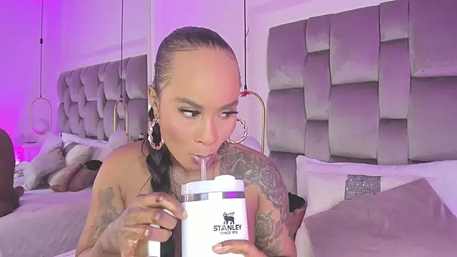 PamelaMendez  online show from 02-06-25, 05:46