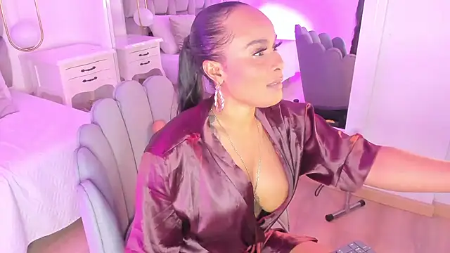 PamelaMendez  online show from 02-08-25, 02:36