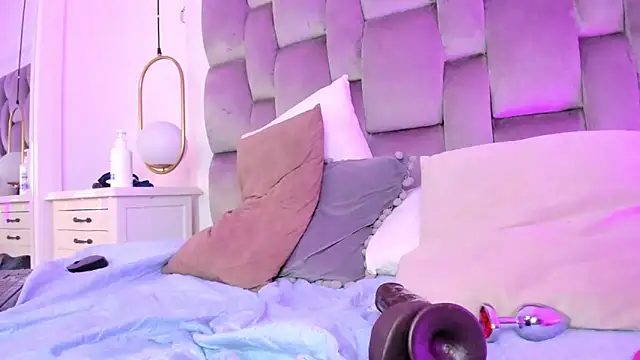 PamelaMendez  online show from 03-04-25, 09:18