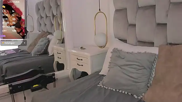 PamelaMendez  online show from 03-15-25, 03:40