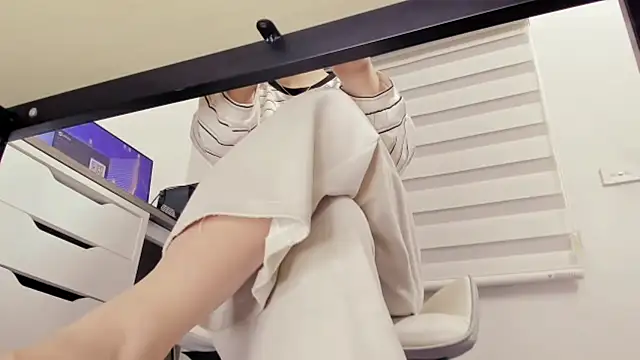 Alisa Hotfeeling online show from 12-22-25, 10:07