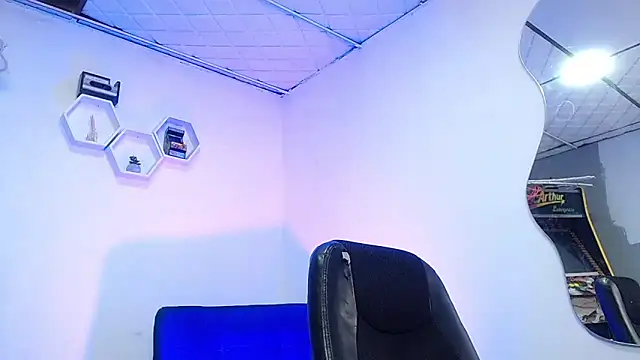 Liam lee online show from 12-05-24, 12:22