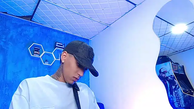 Liam lee online show from 02-25-25, 04:21