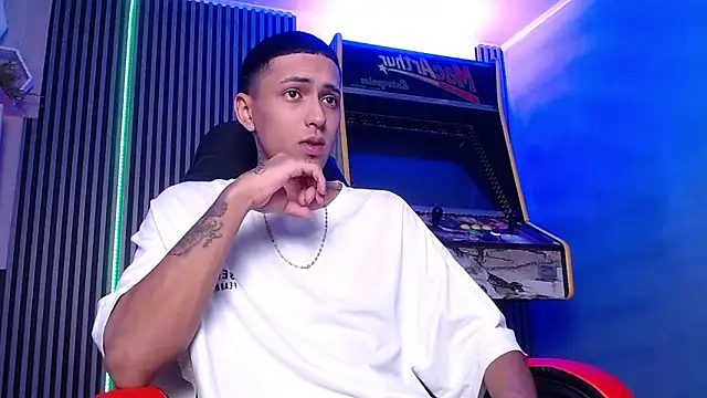 Liam lee online show from 03-14-25, 01:24