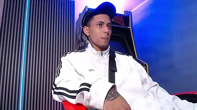 Liam lee online show from 03-18-25, 01:09