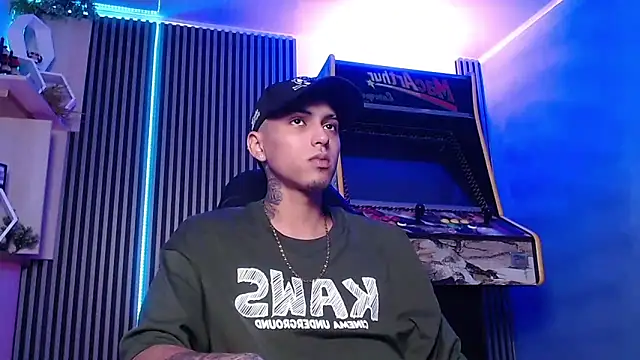 Liam lee online show from 03-20-25, 01:37