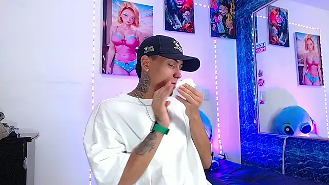 Liam lee online show from 11-09-25, 06:06