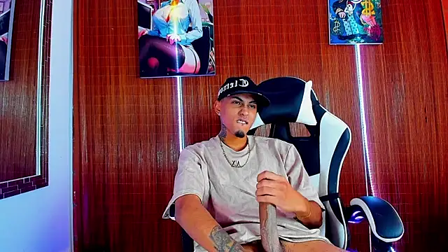 Snapshot of Liam_lee chatting on 02-17-26, 03:19 Liam lee online show from 02-17-26, 03:19