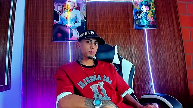 Snapshot of Liam_lee chatting on 02-21-26, 09:05 Liam lee online show from 02-21-26, 09:05