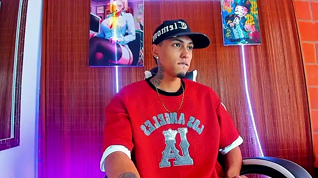 Snapshot of Liam_lee chatting on 02-22-26, 03:43 Liam lee online show from 02-22-26, 03:43