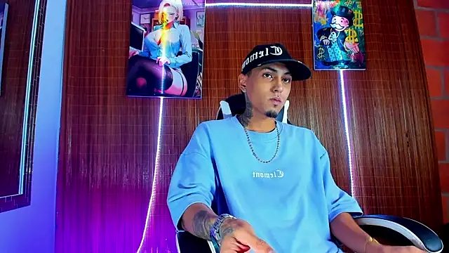 Snapshot of Liam_lee chatting on 03-05-26, 11:12 Liam lee online show from 03-05-26, 11:12